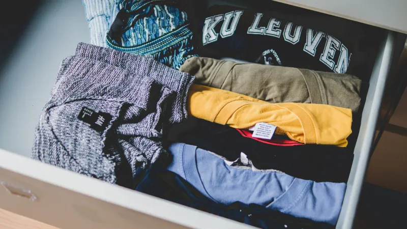 Fewer Pieces, More Outfits: How to Build a Cotton Capsule That Actually Works